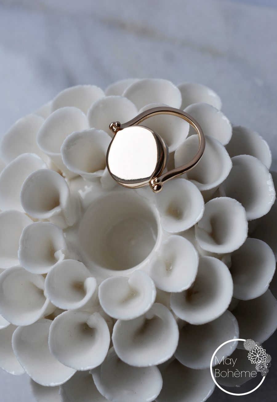 BAGUE AUDE – Bague réversible plaqué or médaille ronde en nacre – Image 5