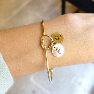 Bracelet noeud initiale doré