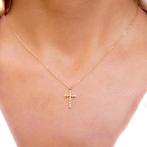 Collier croix brillante fine